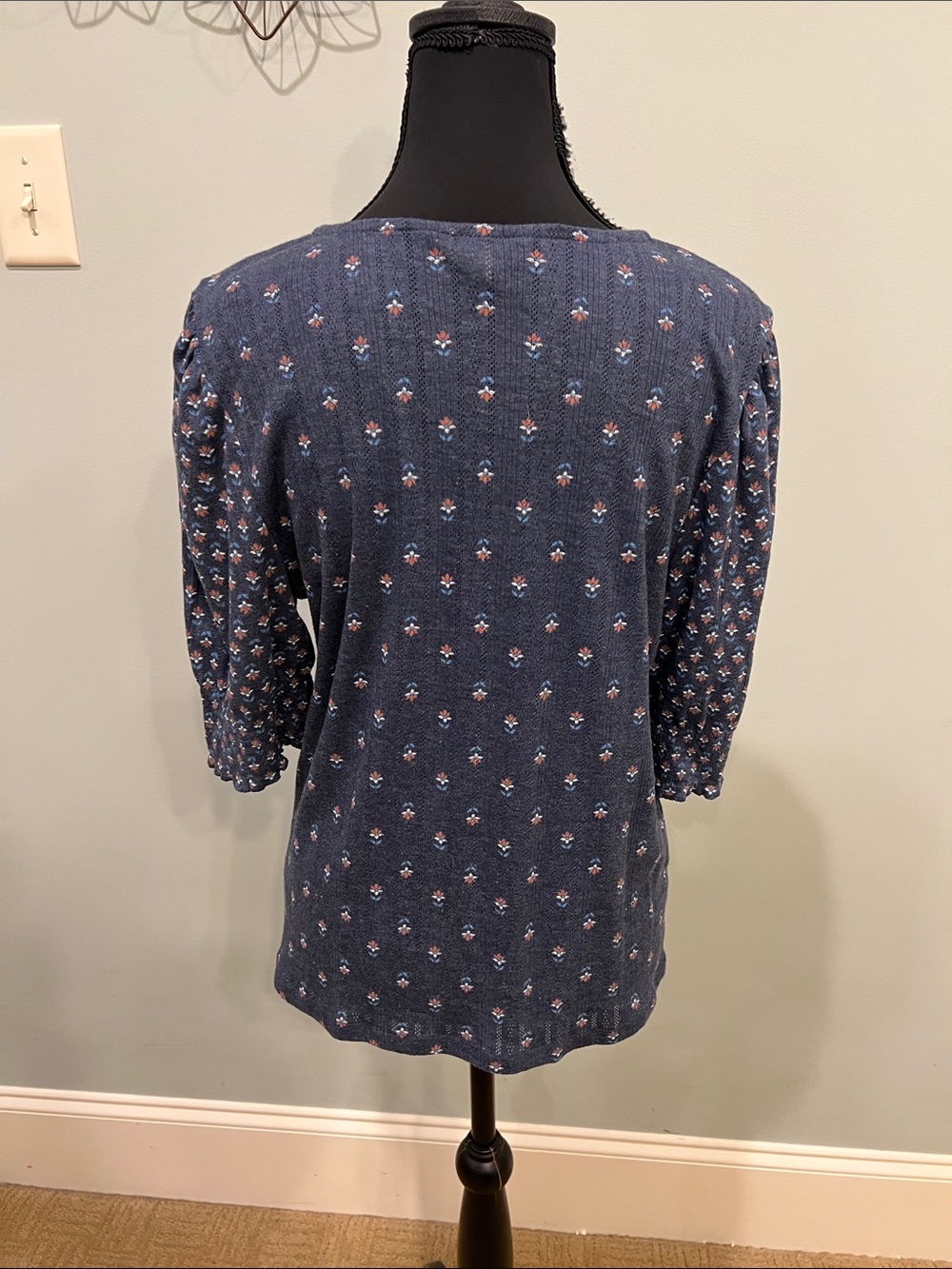 Lucky Brand Navy Blue Floral Henley Blouse with Puff Sleeves - Picture 5 of 6